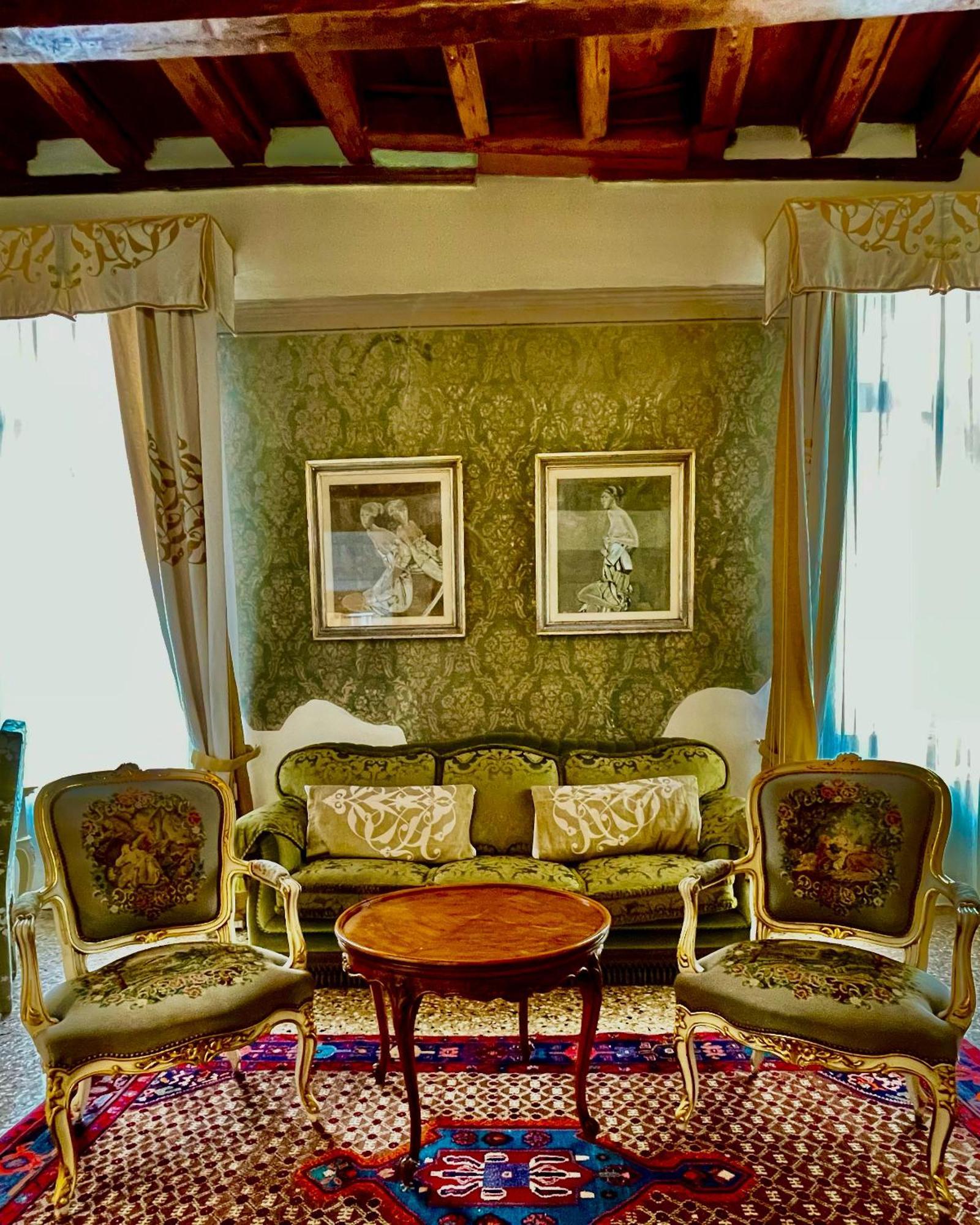 Console Palais Locanda