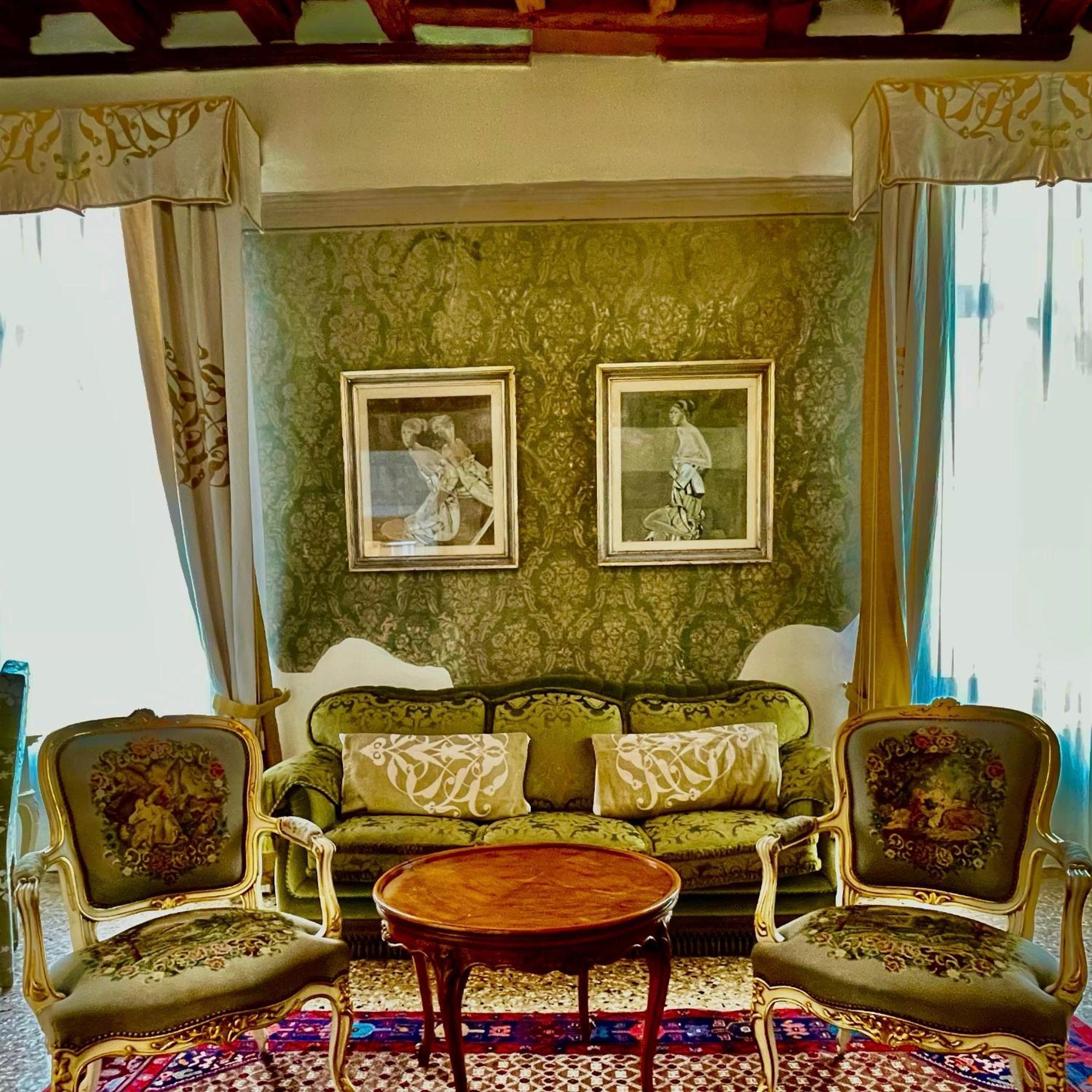 Gasthof Console - Palais Historique & Romantique